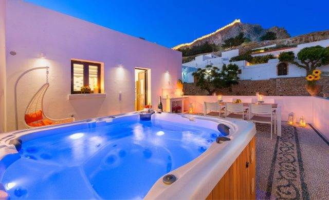 Houses with Hot Tubs